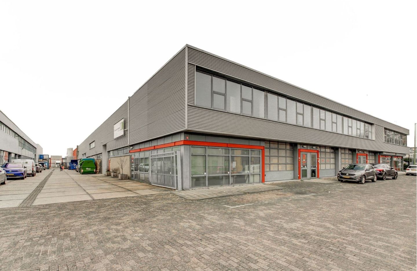 View photo 2 of Bellstraat 2-D