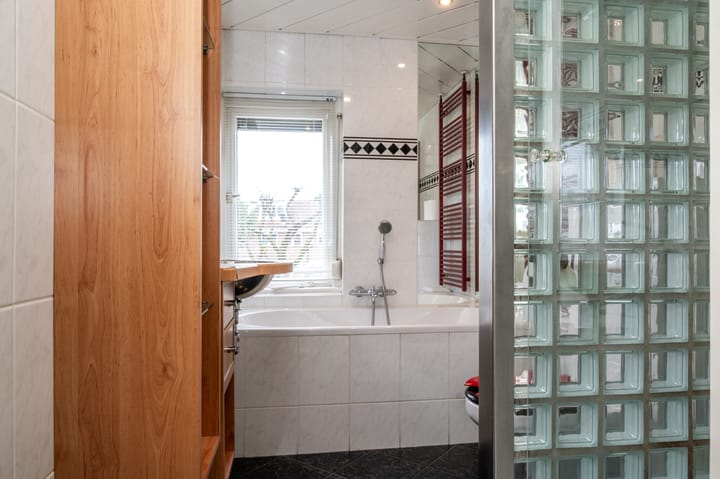 Charming 1930s terraced house with sunny southwest garden in Nijmegen Wolfskuil — 34