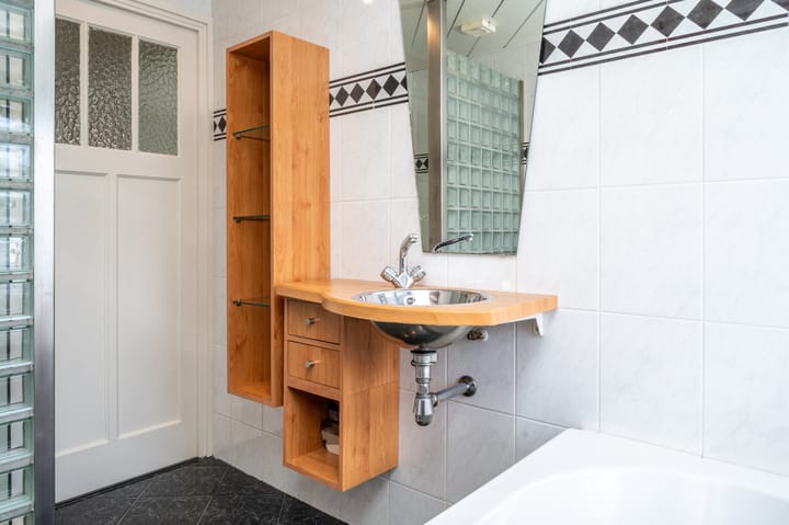 Charming 1930s terraced house with sunny southwest garden in Nijmegen Wolfskuil — 40