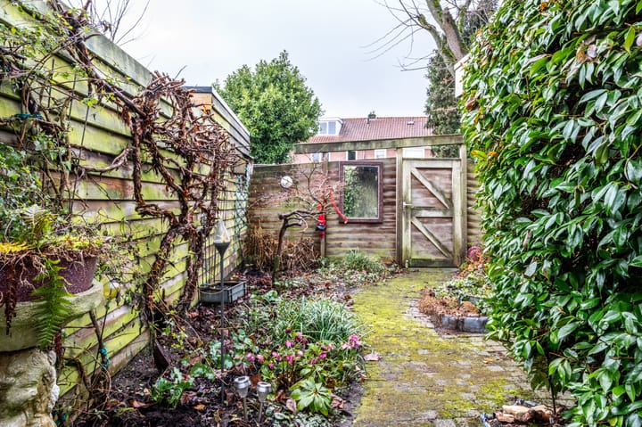 Charming 1930s terraced house with sunny southwest garden in Nijmegen Wolfskuil — 70