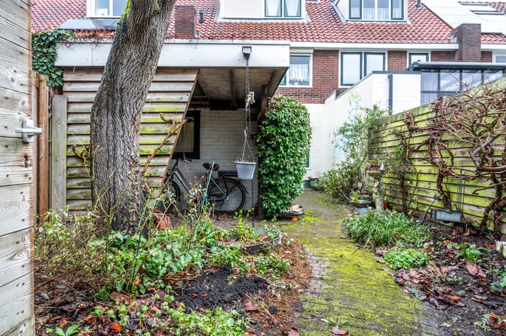 Charming 1930s terraced house with sunny southwest garden in Nijmegen Wolfskuil — 76