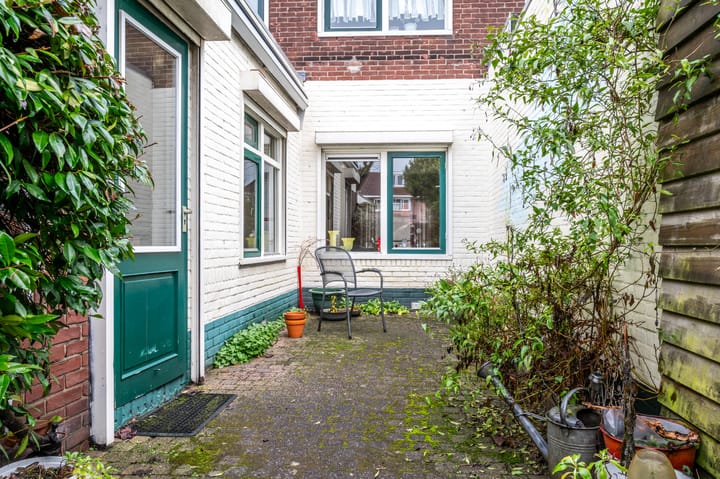 Charming 1930s terraced house with sunny southwest garden in Nijmegen Wolfskuil — 78