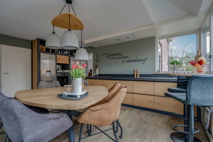 Spacious Detached Home with Double Living Potential in Staphorst-Zuid — 16