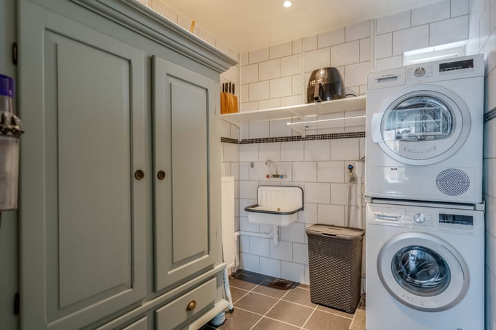 Spacious Detached Home with Double Living Potential in Staphorst-Zuid — 24