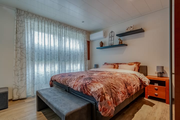 Spacious Detached Home with Double Living Potential in Staphorst-Zuid — 42