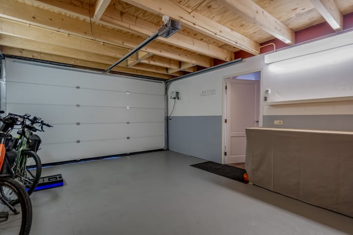 Spacious Detached Home with Double Living Potential in Staphorst-Zuid — 74