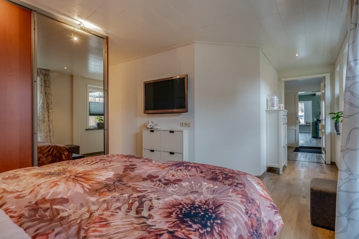 Spacious Detached Home with Double Living Potential in Staphorst-Zuid — 44