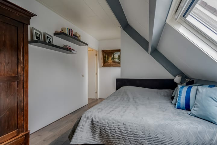 Spacious Detached Home with Double Living Potential in Staphorst-Zuid — 64