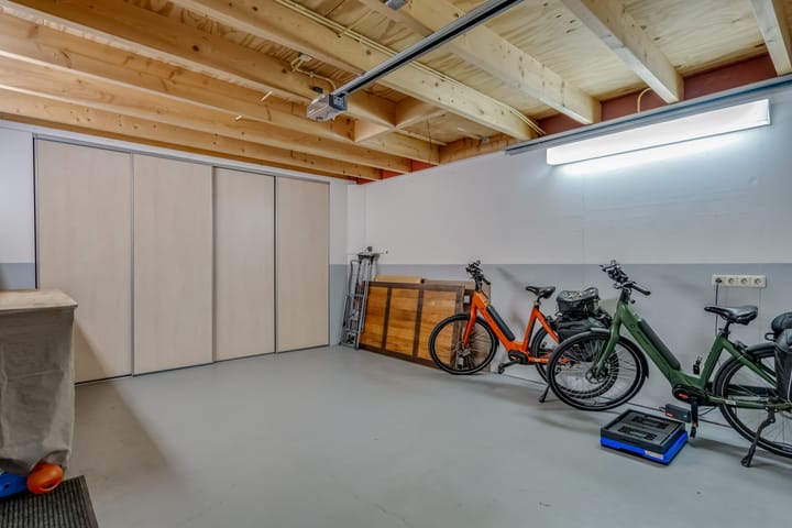 Spacious Detached Home with Double Living Potential in Staphorst-Zuid — 72