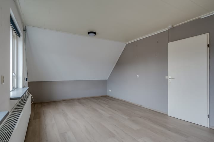 Spacious Detached Home with Double Living Potential in Staphorst-Zuid — 110