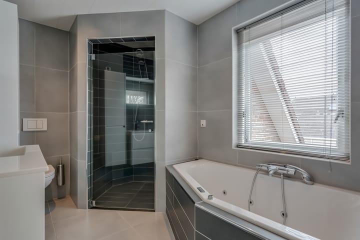 Spacious Detached Home with Double Living Potential in Staphorst-Zuid — 116