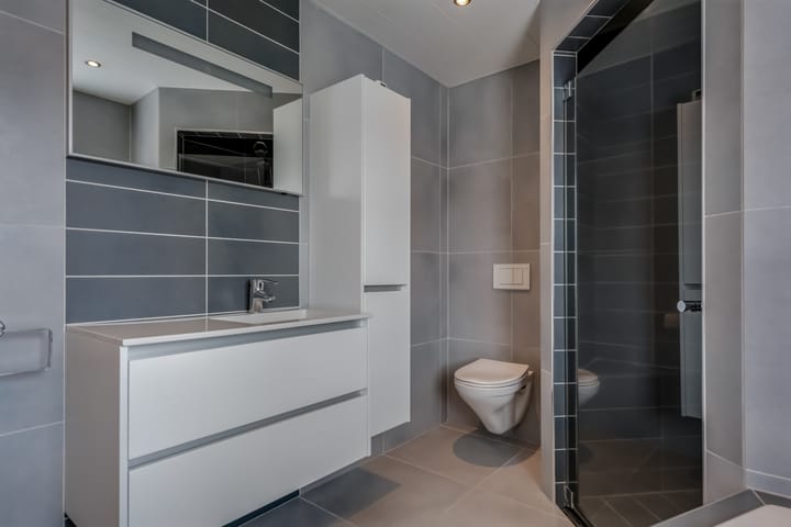 Spacious Detached Home with Double Living Potential in Staphorst-Zuid — 118
