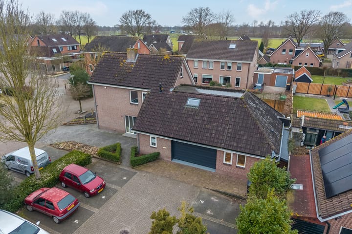 Spacious Detached Home with Double Living Potential in Staphorst-Zuid — 124