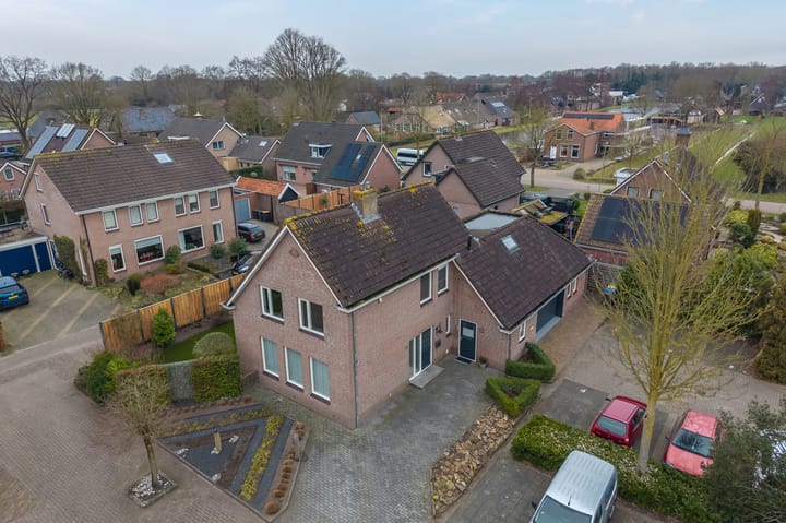Spacious Detached Home with Double Living Potential in Staphorst-Zuid — 126