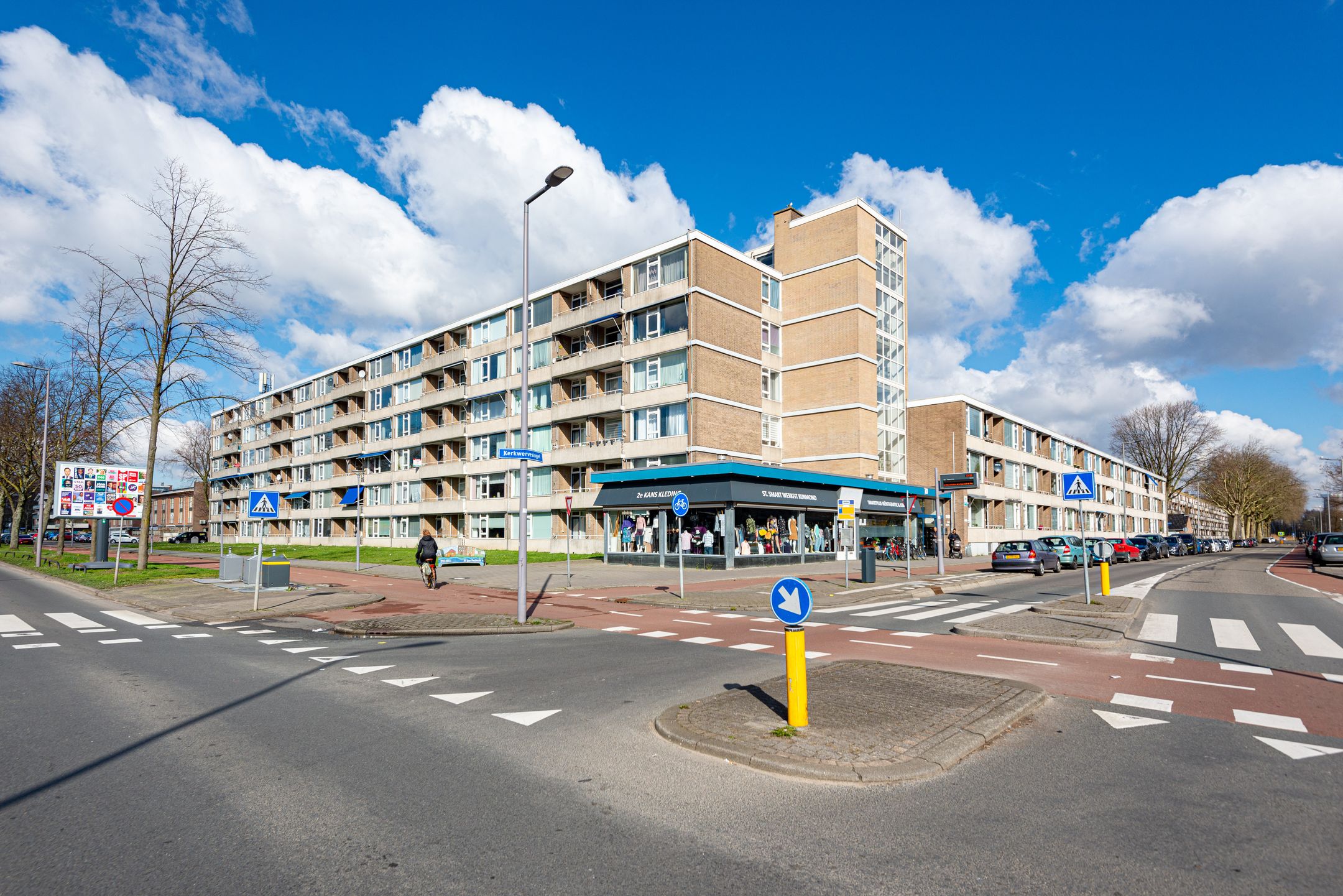 Renovated 3-Room Apartment with Balcony in Rotterdam Pendrecht — 12