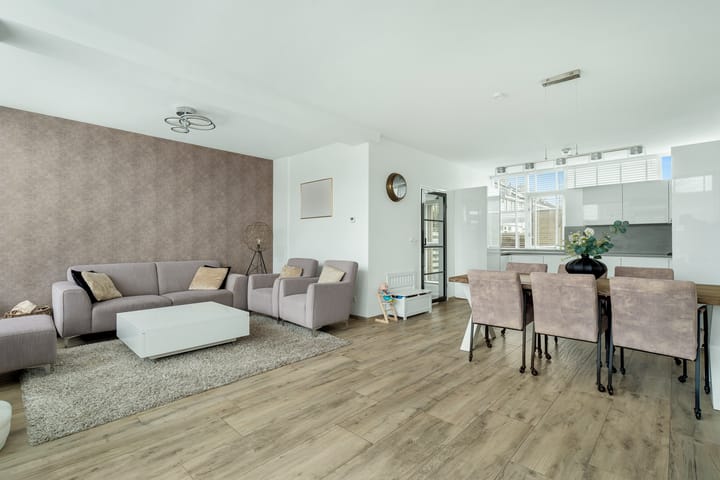 Schierstins 28 main image