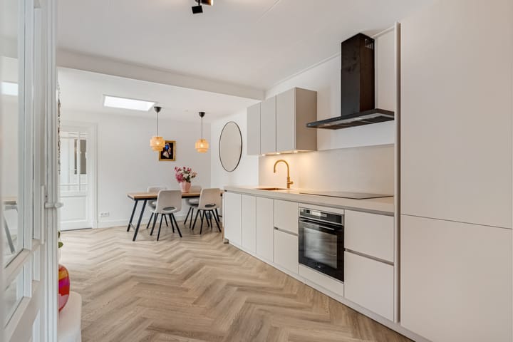 Characterful semi-detached home with three bedrooms near the Rhine river — 22