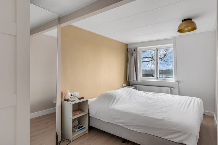 Characterful semi-detached home with three bedrooms near the Rhine river — 36