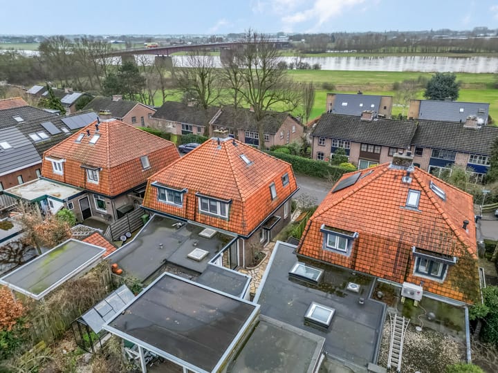 Characterful semi-detached home with three bedrooms near the Rhine river — 61