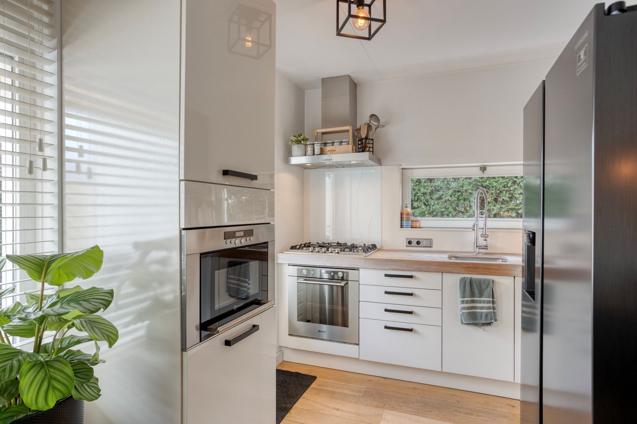 Photo 12 of Besmerstraat 1