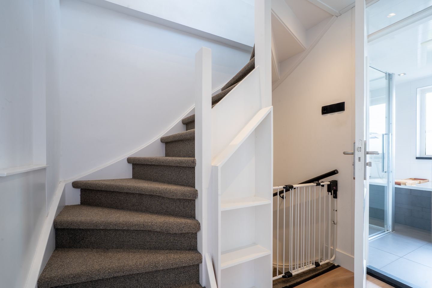 Foto 19 van Robert Kochstraat 17