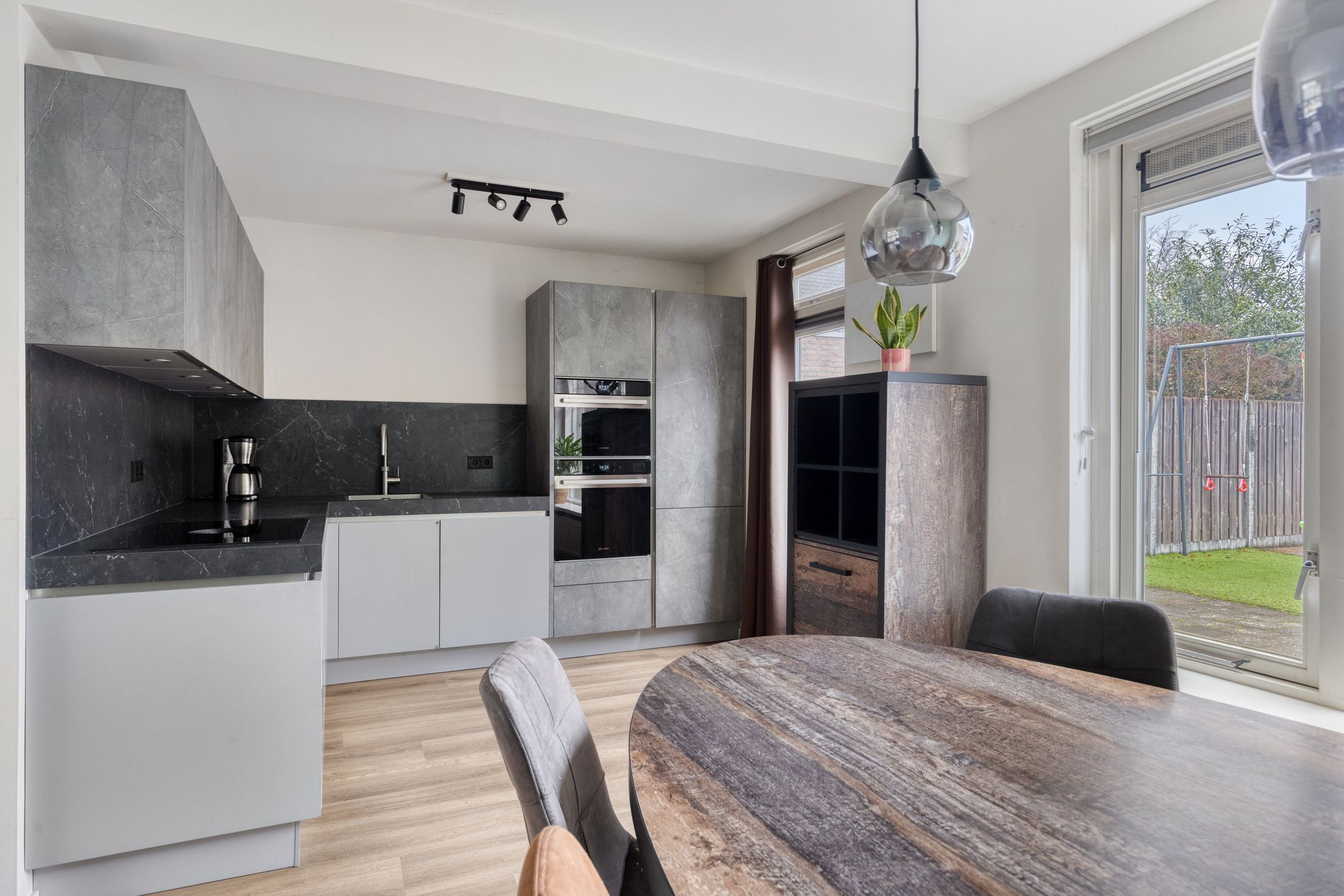 Photo 6 of Boestestraat 1