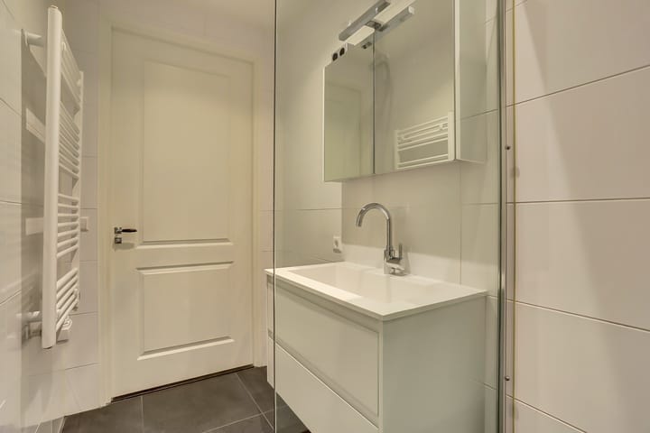 Modern and Bright 3-Room Apartment with Energy Label A in Nieuwe Westen — 25