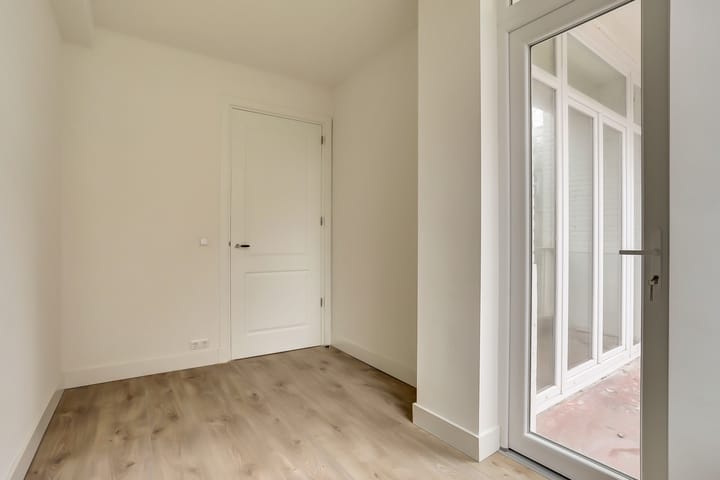 Modern and Bright 3-Room Apartment with Energy Label A in Nieuwe Westen — 30