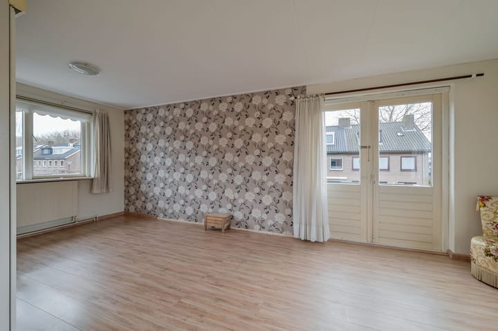 Spacious Corner House with Large Garden, Garage and Parking in Proostdijland — 29