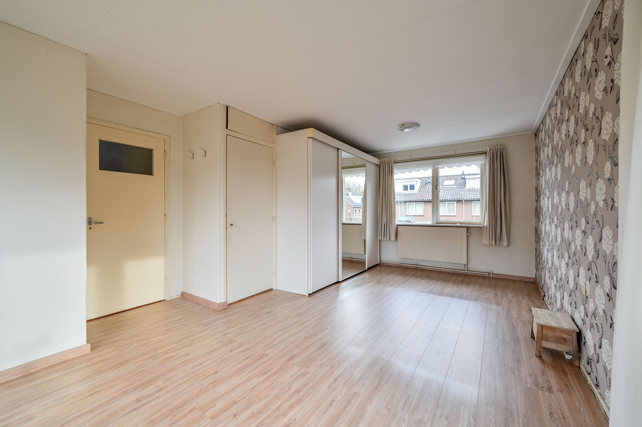 Spacious Corner House with Large Garden, Garage and Parking in Proostdijland — 36