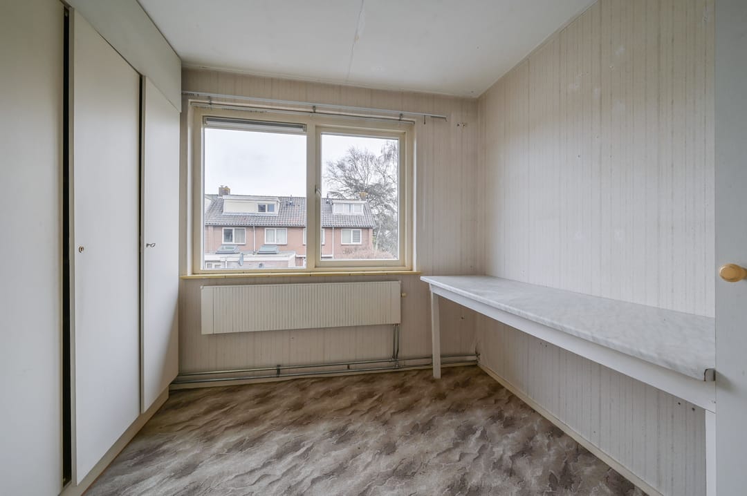 Spacious Corner House with Large Garden, Garage and Parking in Proostdijland — 44