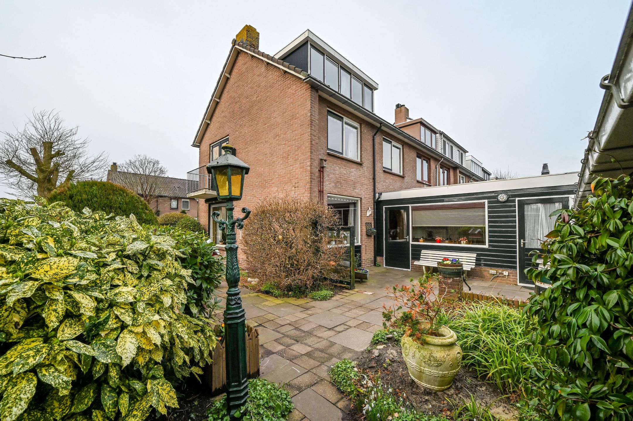 Spacious Corner House with Large Garden, Garage and Parking in Proostdijland — 60