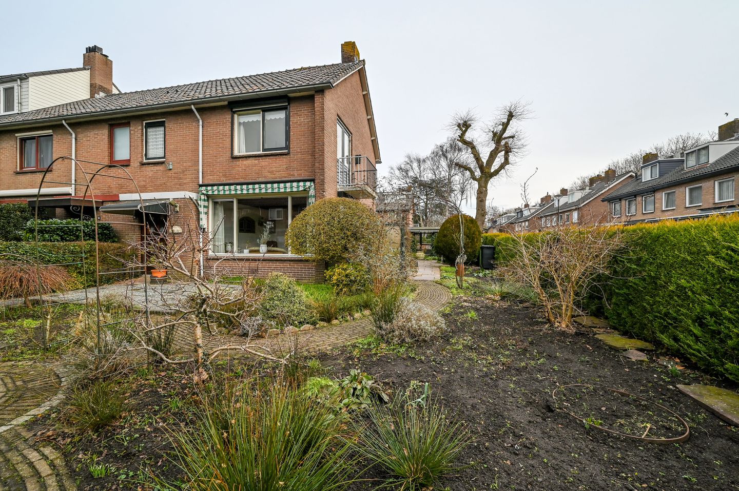 Spacious Corner House with Large Garden, Garage and Parking in Proostdijland — 70