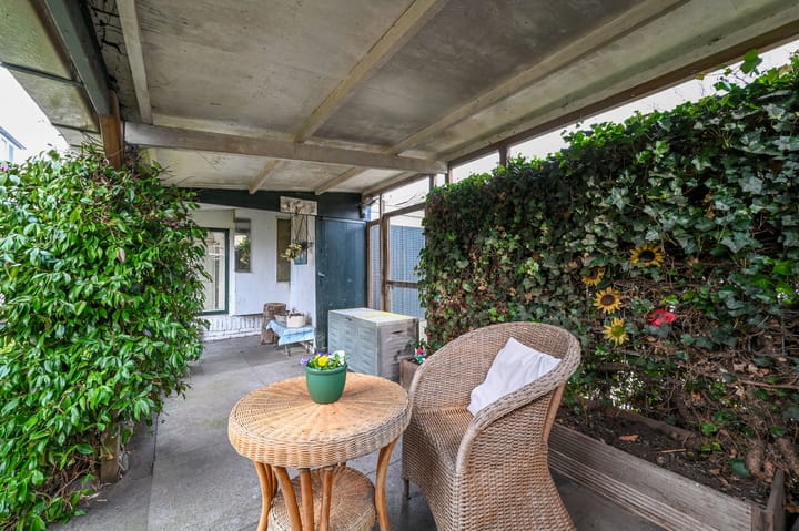 Spacious Corner House with Large Garden, Garage and Parking in Proostdijland — 67