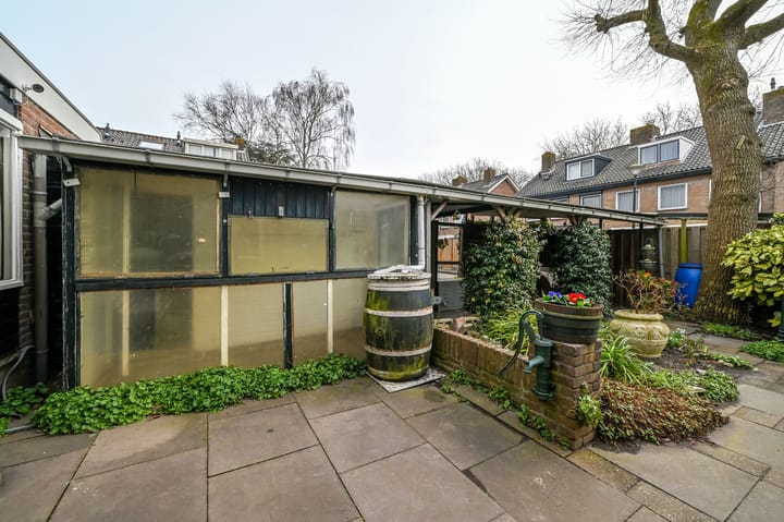 Spacious Corner House with Large Garden, Garage and Parking in Proostdijland — 65