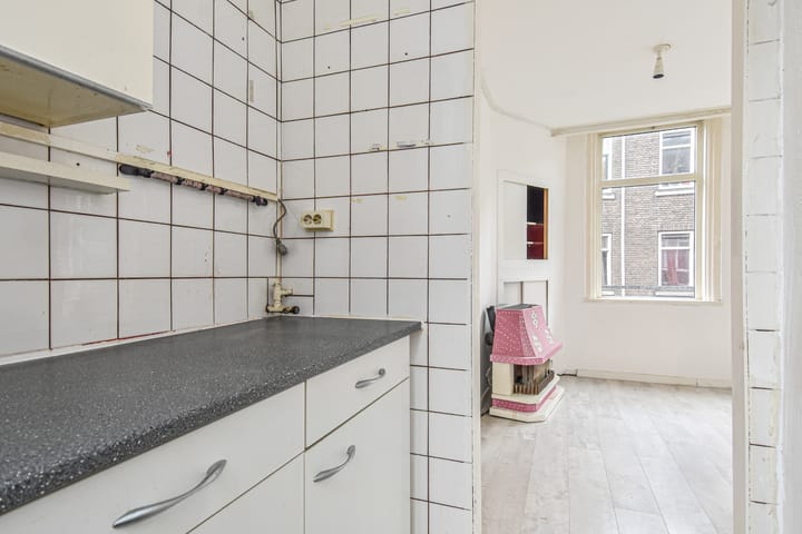 Spacious Apartment in Schiedam Marconibuurt with Renovation Potential — 12