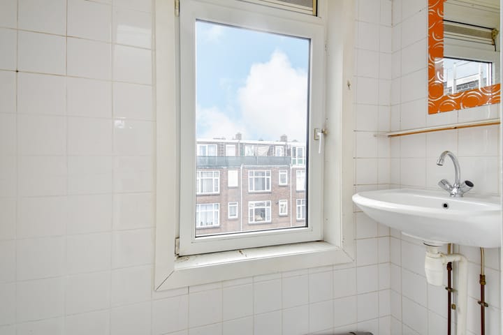 Spacious Apartment in Schiedam Marconibuurt with Renovation Potential — 18