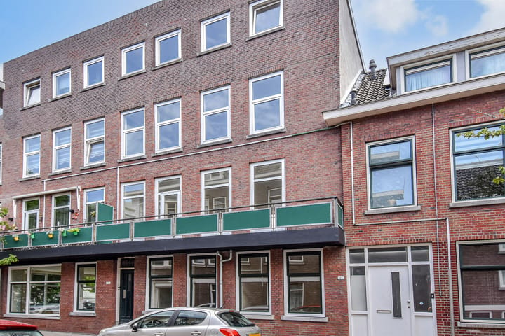 Spacious Apartment in Schiedam Marconibuurt with Renovation Potential — 20