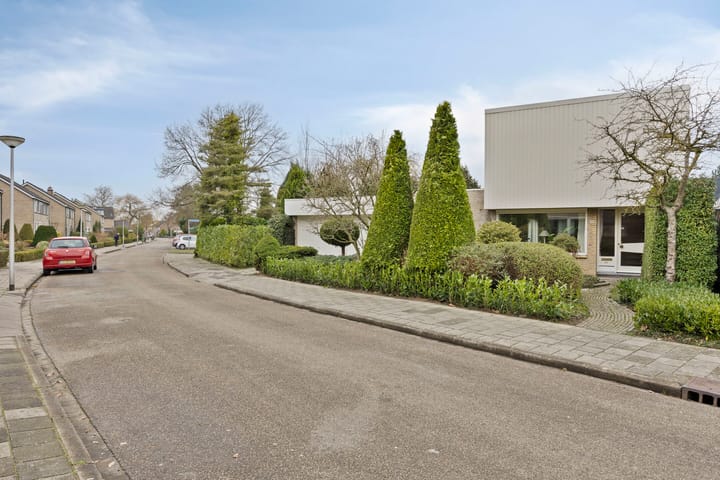 Spacious Detached Villa on Large Plot in Haaksbergen — 10