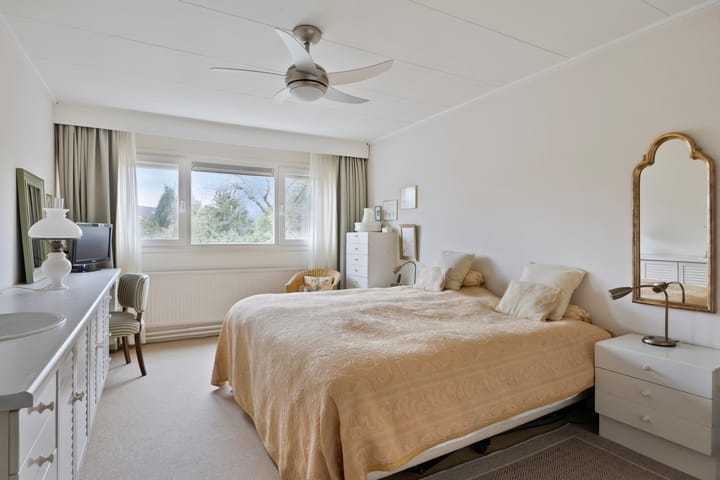 Spacious Detached Villa on Large Plot in Haaksbergen — 36