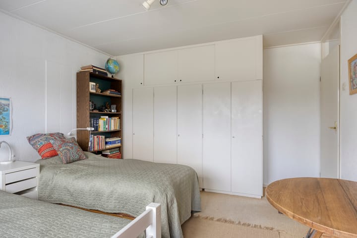 Spacious Detached Villa on Large Plot in Haaksbergen — 48