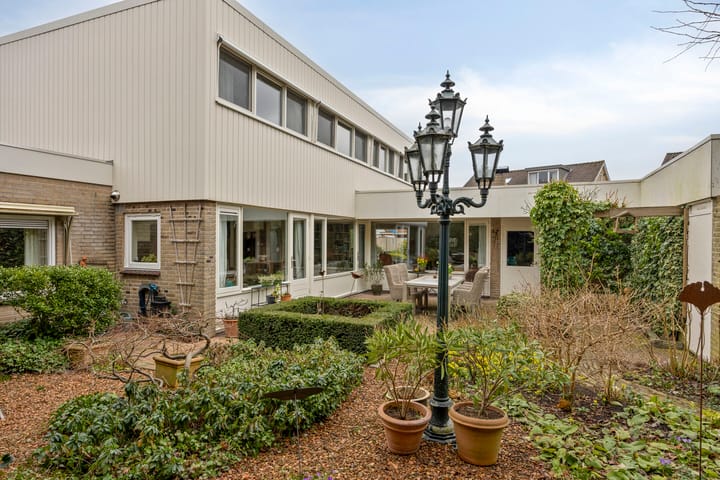 Spacious Detached Villa on Large Plot in Haaksbergen — 62