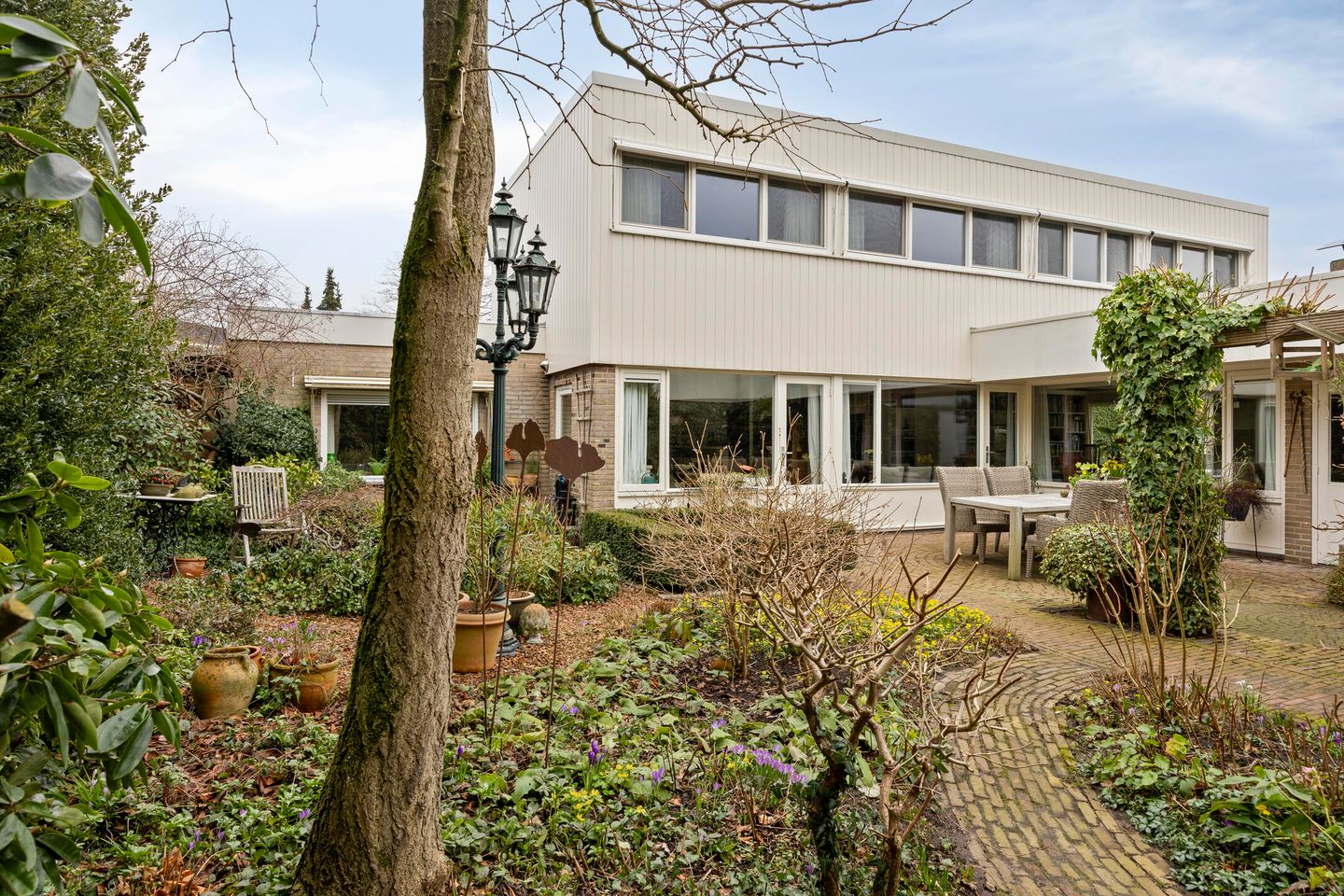 Spacious Detached Villa on Large Plot in Haaksbergen — 65