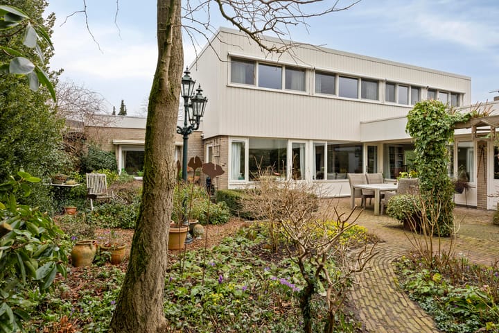 Spacious Detached Villa on Large Plot in Haaksbergen — 64