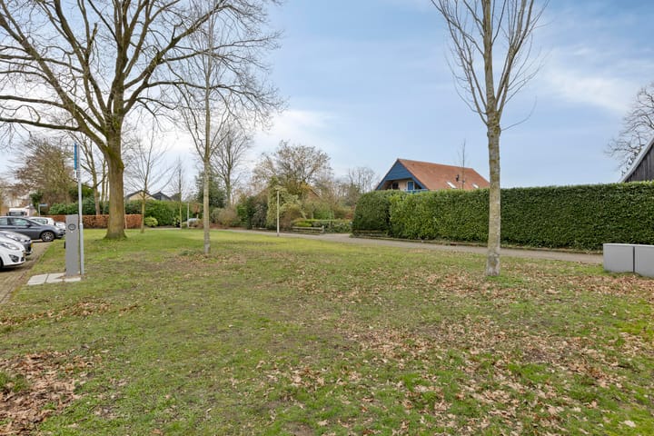Spacious Detached Villa on Large Plot in Haaksbergen — 74