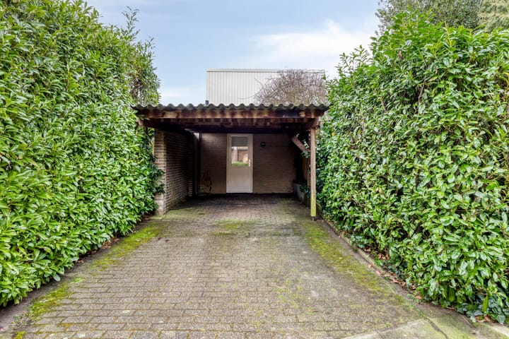 Spacious Detached Villa on Large Plot in Haaksbergen — 78