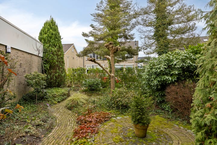Spacious Detached Villa on Large Plot in Haaksbergen — 68