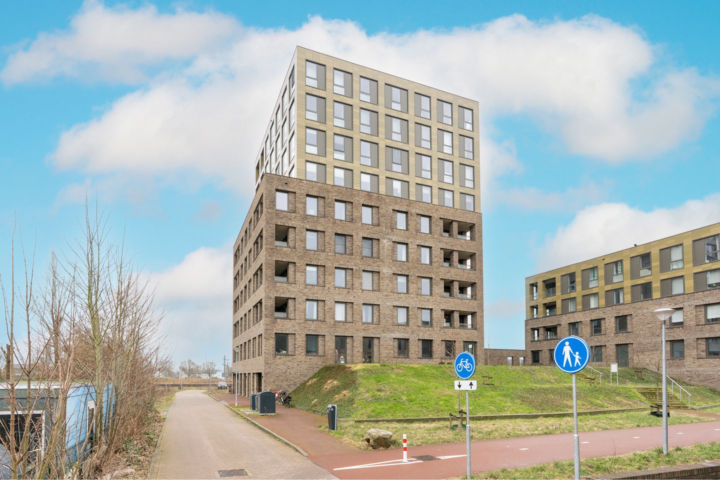 Charming Modern Apartment in Woerden's Staatsliedenkwartier — 95