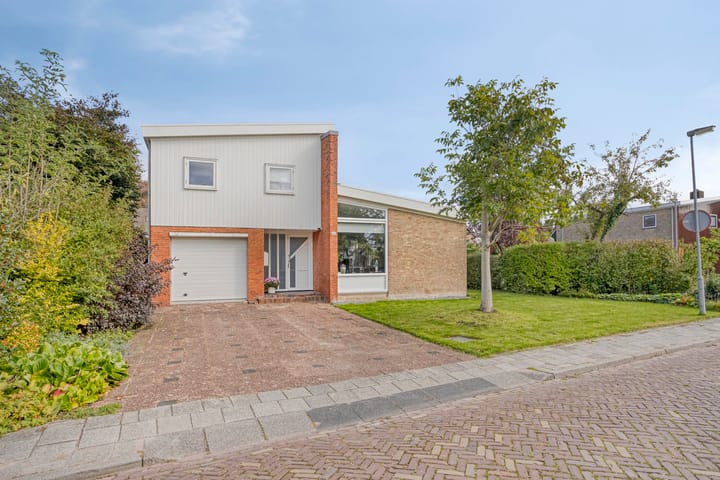Spacious Detached House with Four Bedrooms in Peaceful Ilpendam — 14