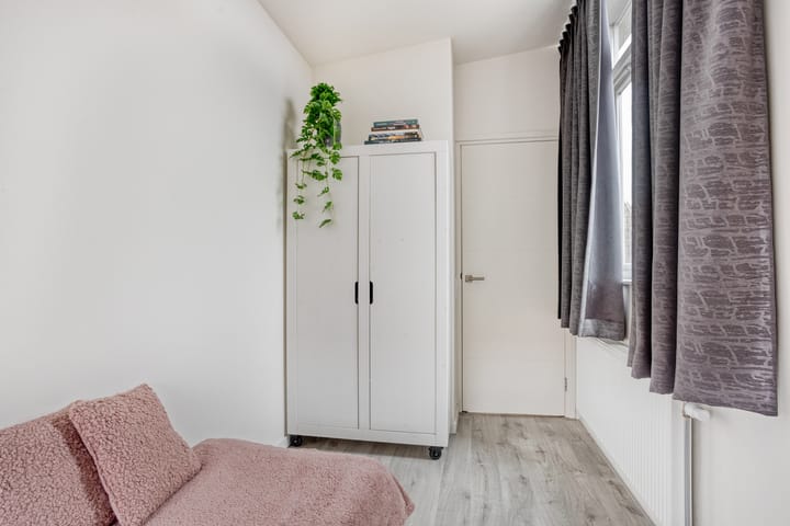 Spacious Detached House with Four Bedrooms in Peaceful Ilpendam — 70